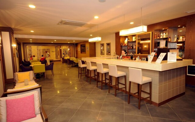 Insula Resort & Spa