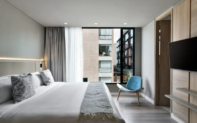 w Lovely 1BR w/ Brilliant Deco in Unicentro