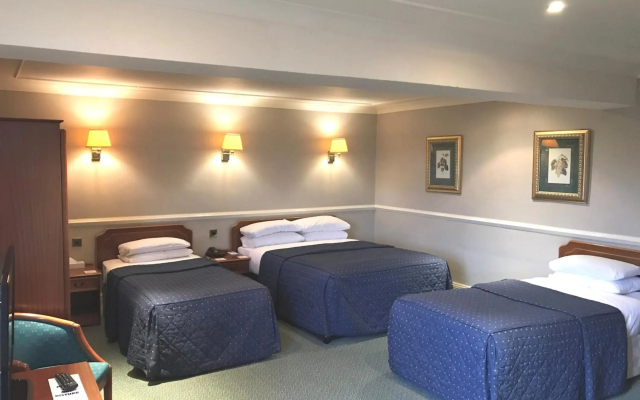 Cairn Hotel