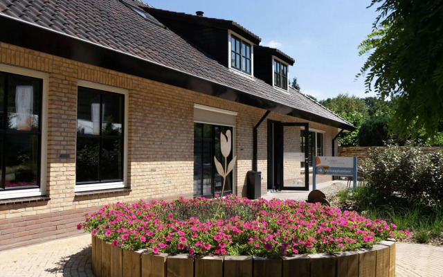 Chalet Near Utrecht With Combimicrowave