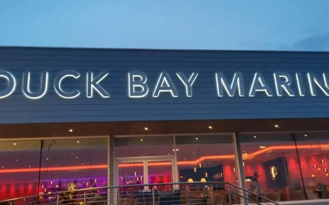 Duck Bay Hotel