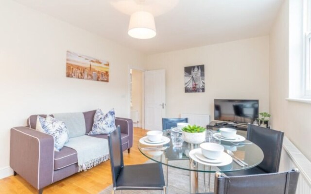 Luxurious 3 Double Bedroom Apartment Hammersmith