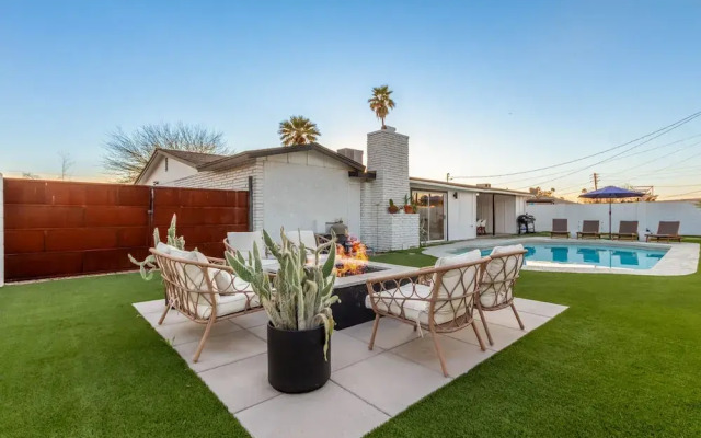 The Melrose ASU Pool Workspace Firepit