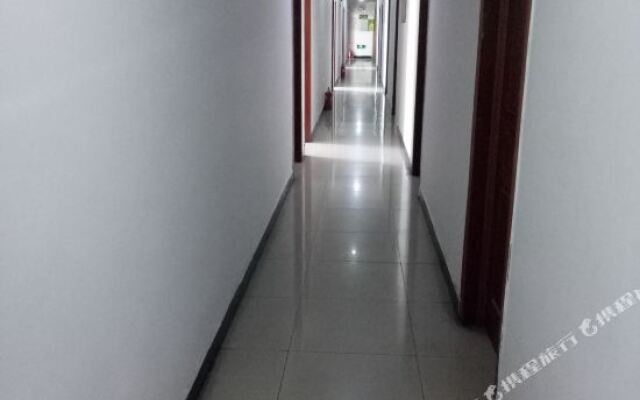 Wuhan Fangyou Hotel (Changgang Road Subway Station)