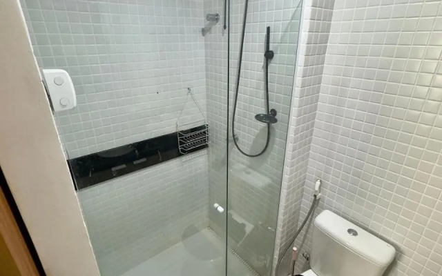 Academia/Garagem/ Piscina : a 300 m do Farol