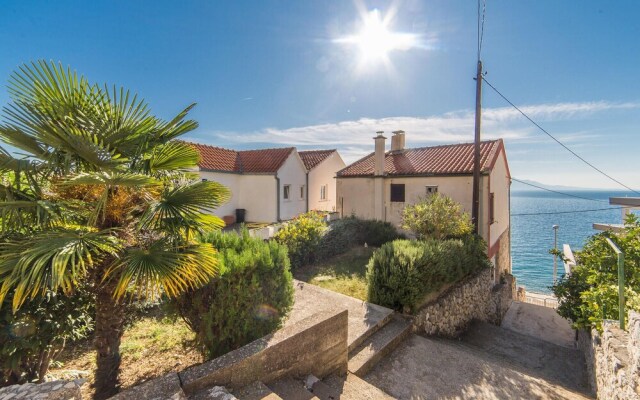 Amazing Apartment in Brist With 1 Bedrooms and Wifi