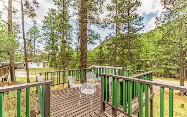 Turtle Mountain Cabin, 2 Bedrooms, Near Town