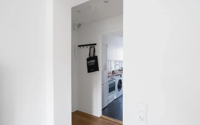 Refurbished 1-bed Close to Metro and Airport