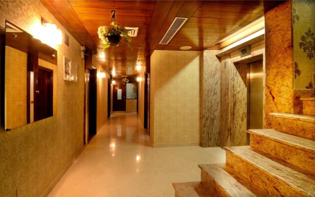 Hotel Omega Residency