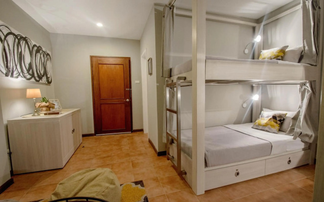 Almont City Hotel
