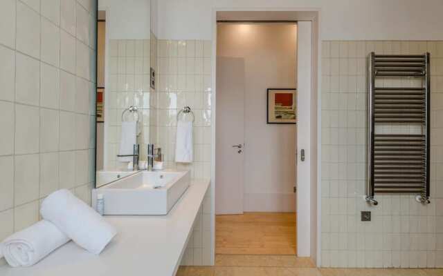 Modern Apartment in the Heart of Alfama