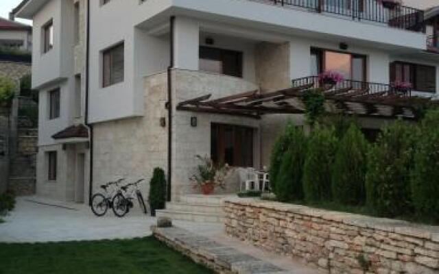 Guest House Balchik Hills