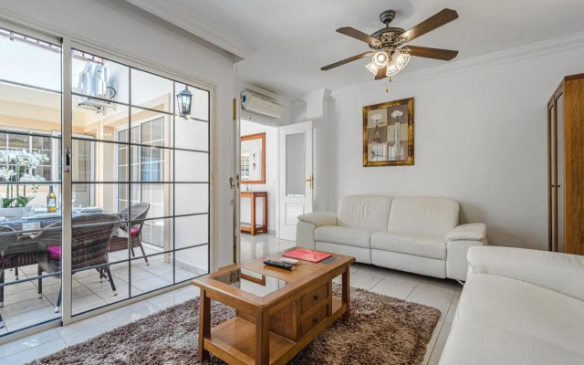 Terrazas del Duque II apartment