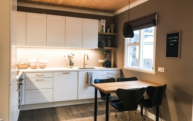 Apartment J10