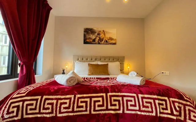 One Lux Stay Near Antwerp Central - 3 Bedroom 1.5 Bathroom