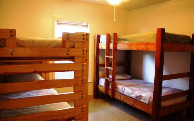 The Wild Wild West Dallas Irving Backpackers' Guesthouse
