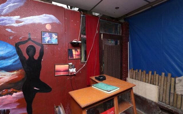 Oyo 29715 Stone Cafe & Rooms