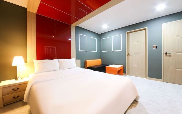 Gwangju Chungjangro Bobos