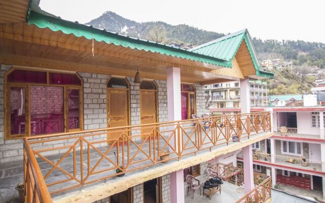 Giriraj Guest House