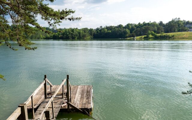 Lakefront Cottage