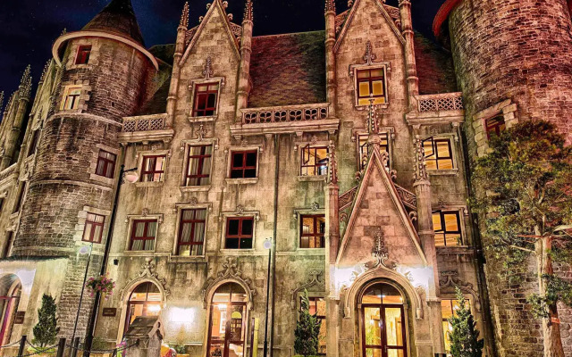 Mercure Danang French Village Bana Hills