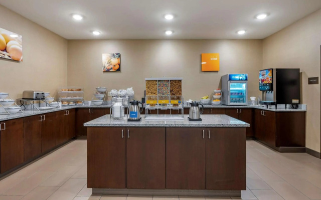 Comfort Inn & Suites Northern Kentucky