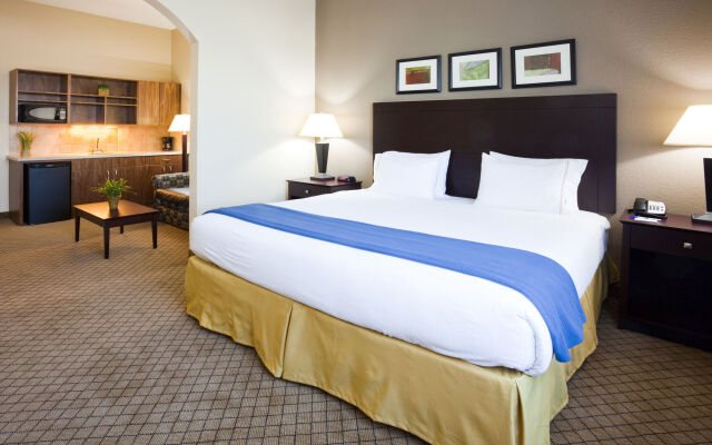 Holiday Inn Express Hotel and Suites Mankato East, an IHG Hotel