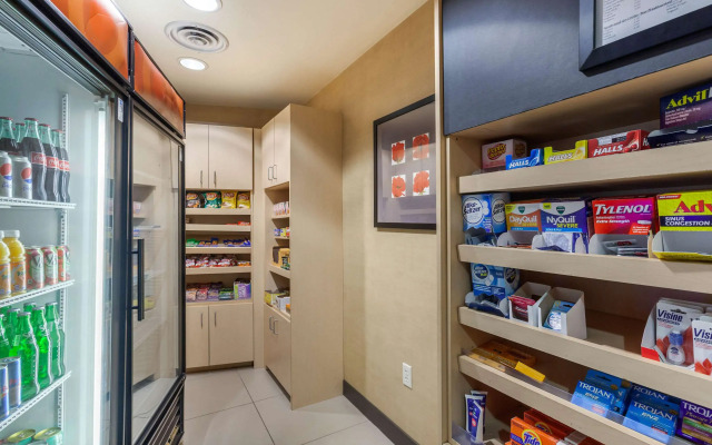 Cambria Hotel Denver International Airport