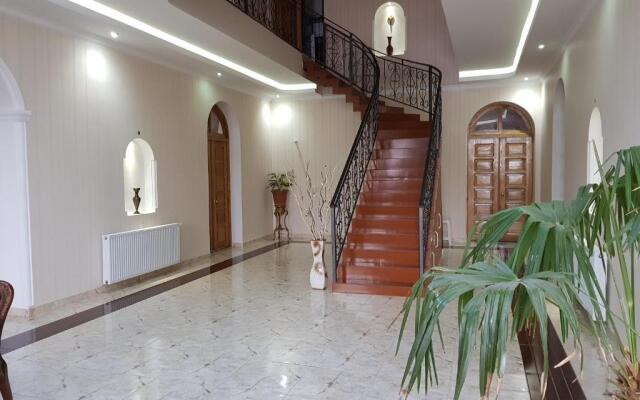 Max Hotel Gogi Alibegashvili