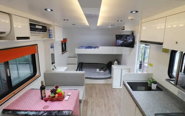 Pohang Guryongpo Uni's Bada Caravan