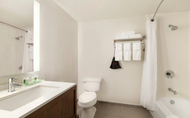 Holiday Inn Houston Intercontinental Airport by IHG
