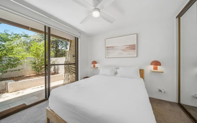 Spacious Bright Apartment With Courtyard and BBQ – Guest Rooms – Kingston