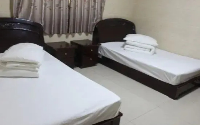Chezhan Hotel (Shanghai Zhuhang Branch)