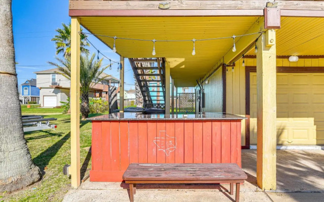 Private Pool, Deck & Patio: Galveston Oasis!