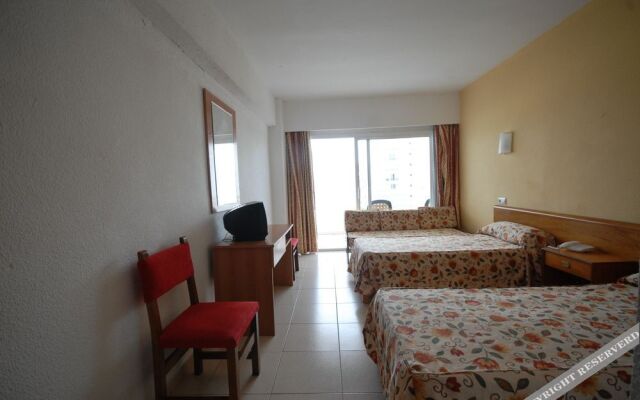 Hotel Barracuda (Adults Only Â±16)