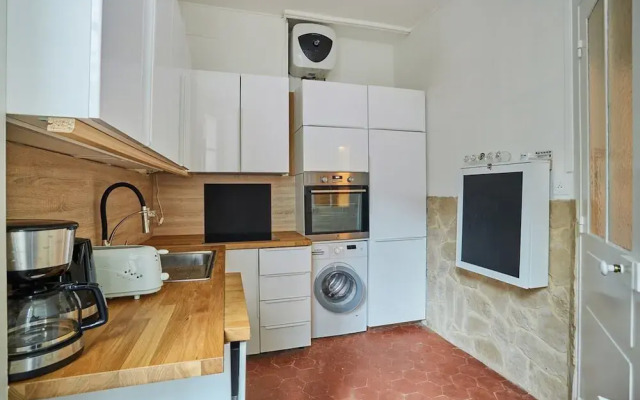 Superb Eiffel Tower Terrace Apartment