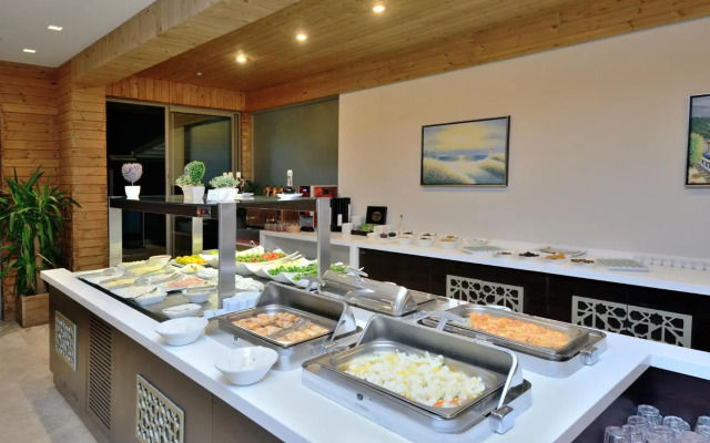 Lugga Boutique Hotel & Beach