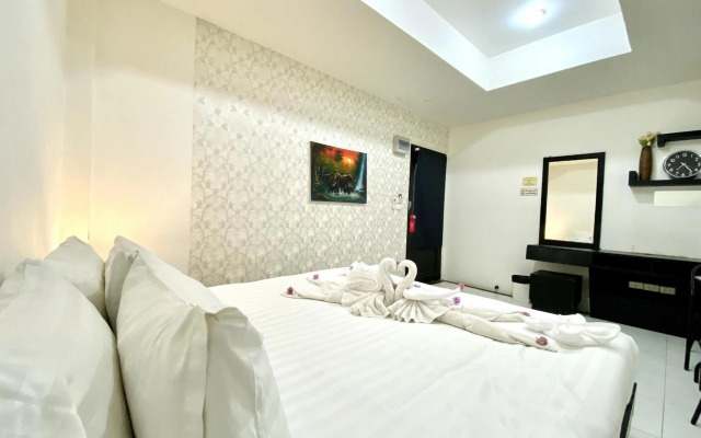 Long Beach Hotel Patong