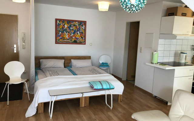 Studio Ochsenfurt mit sonnigem Balkon