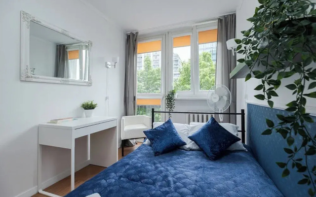 UNIT Warszawa Centrum Room by Metro Rondo ONZ