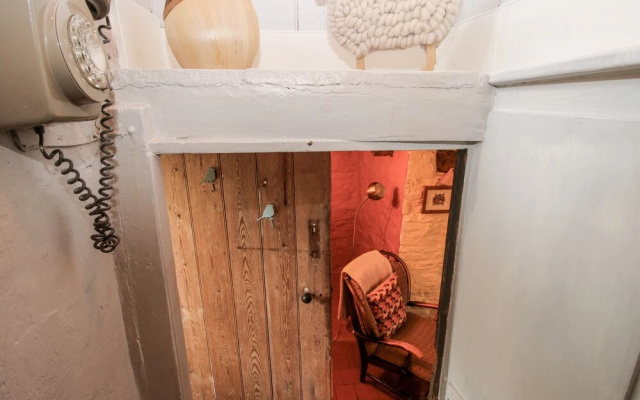 Castle Cottage