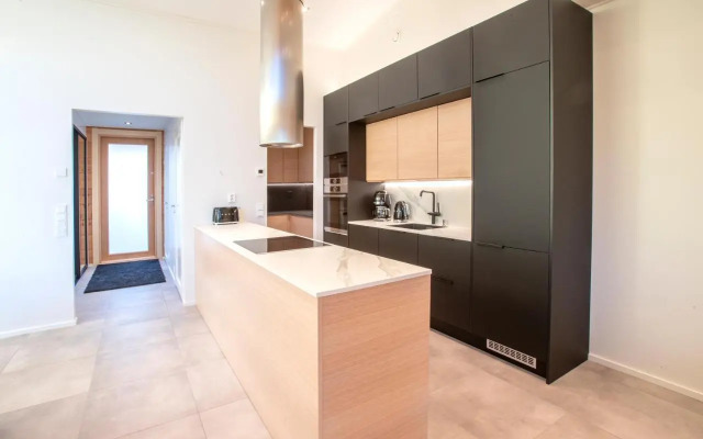 Riverside luxury suites