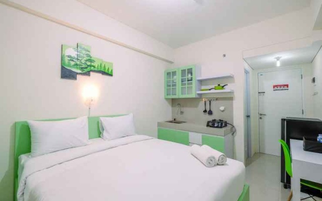 Minimalist and Comfortable Studio at Bogorienze Apartment By Travelio – Guest Rooms – Bogor