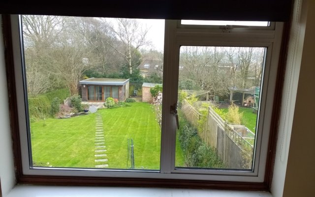 Three Bedroom Home With Garden in Brighton