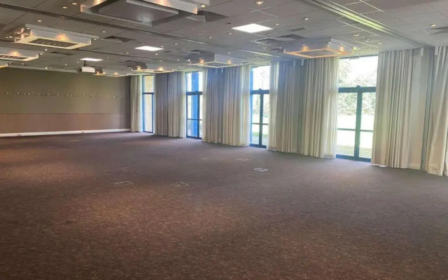Novotel London Heathrow Airport M4 Jct. 4