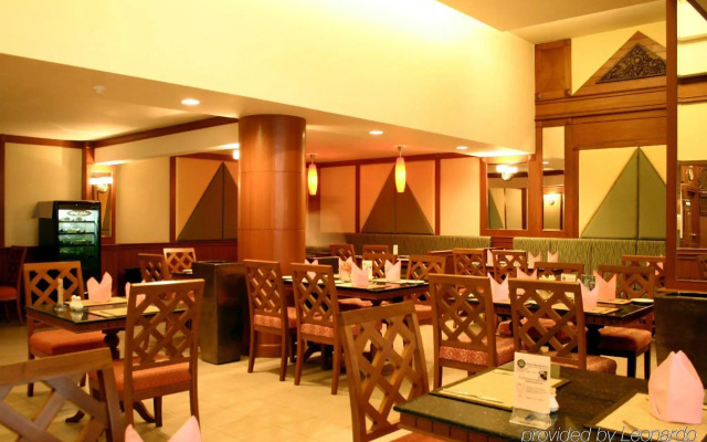 Rattana Beach Hotel