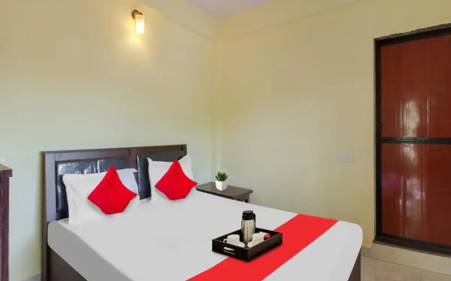 OYO Flagship 70262 Hotel River Wood