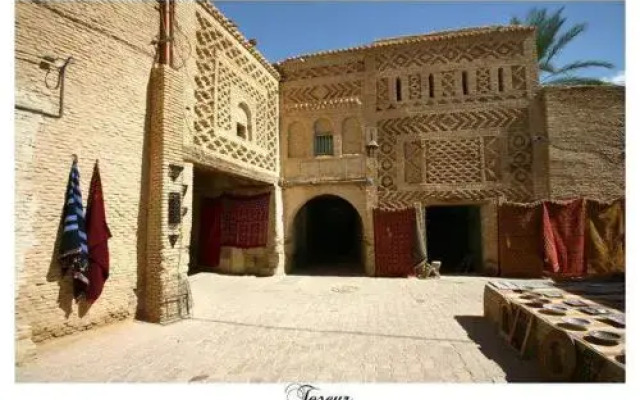 Sarra Hotel