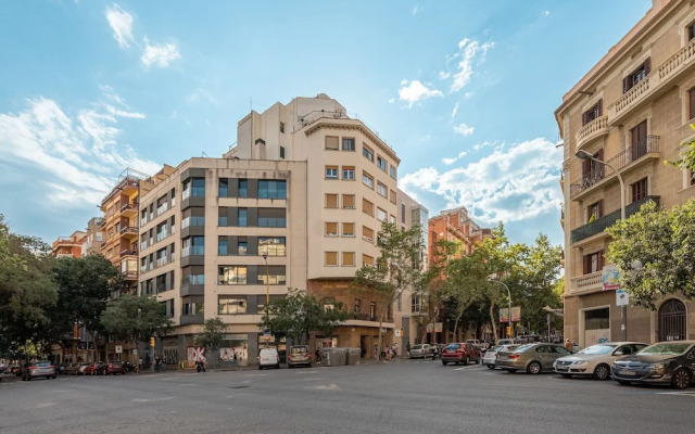 Sagrada Familia Apartment By Olala Homes