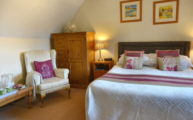 The Crown Country Inn